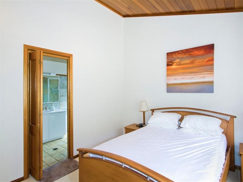 21 Coal Point Road, Coal Point NSW 2283