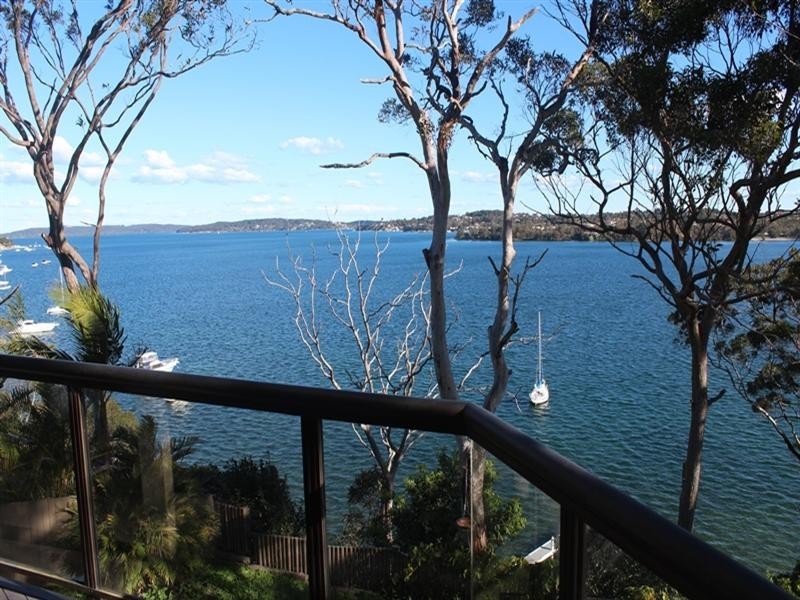21 Coal Point Road, Coal Point NSW 2283