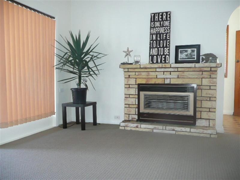 203 Fishing Point Road, Fishing Point NSW 2283