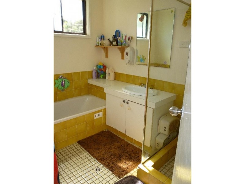 4B Macquarie Road, Fennell Bay NSW 2283