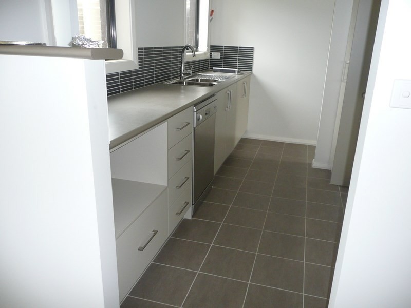 2 Kestrel Circuit, Shortland NSW 2307