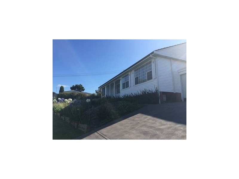 12 Lorraine Street, Charlestown NSW 2290