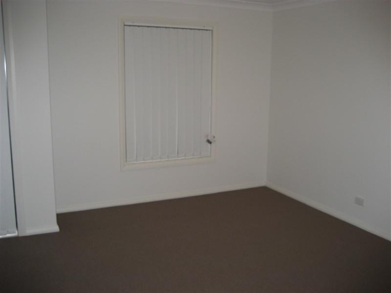 18 Kestrel Circuit, Shortland NSW 2307