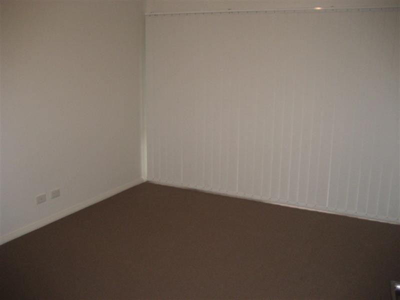 18 Kestrel Circuit, Shortland NSW 2307