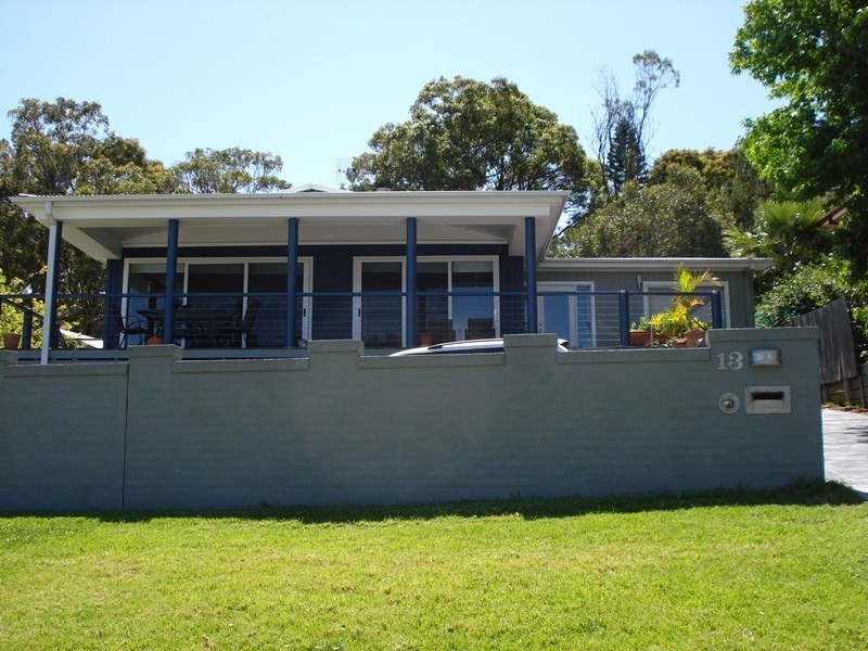 13 Sealand Road, Fishing Point NSW 2283