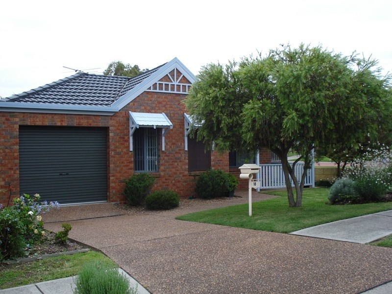 18 Nelmes Close, Toronto NSW 2283