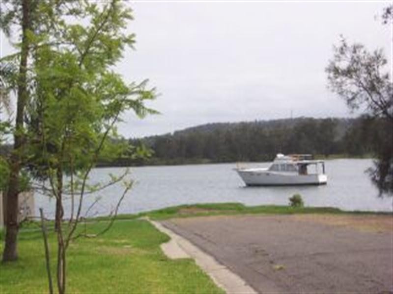 40 Brougham Avenue, Fennell Bay NSW 2283