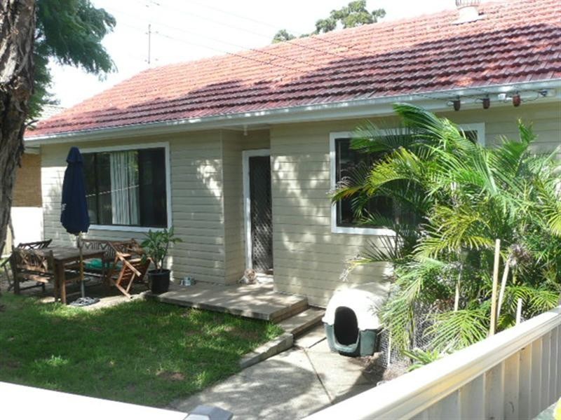15 Coal Point Road, Coal Point NSW 2283