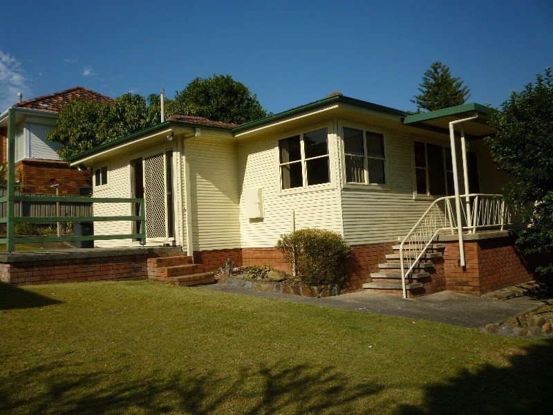 6 Laycock Street, Carey Bay NSW 2283