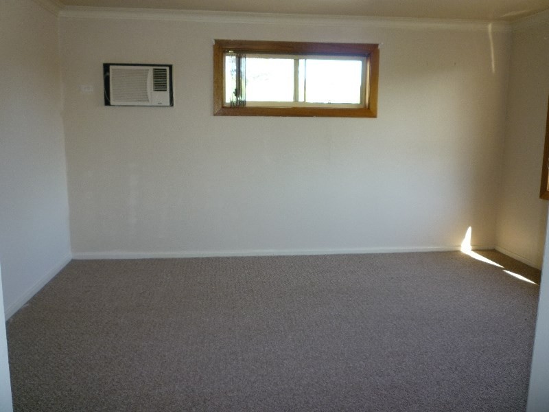 6 Laycock Street, Carey Bay NSW 2283