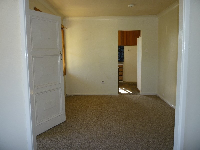 6 Laycock Street, Carey Bay NSW 2283