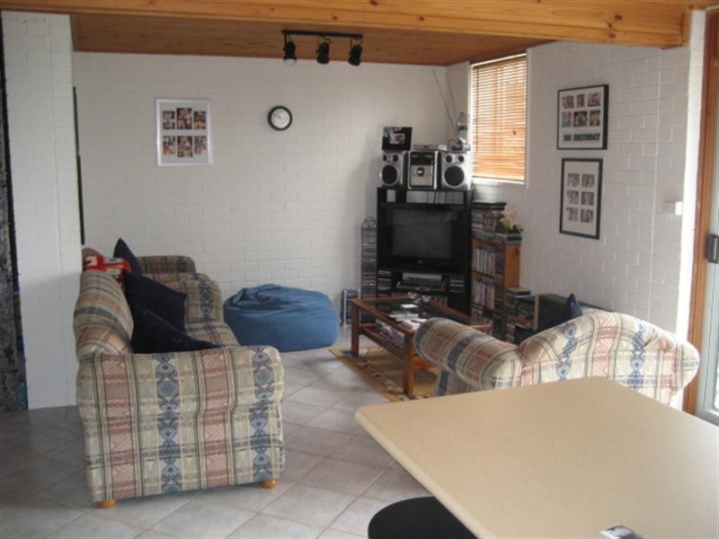 5 Laycock Street, Carey Bay NSW 2283