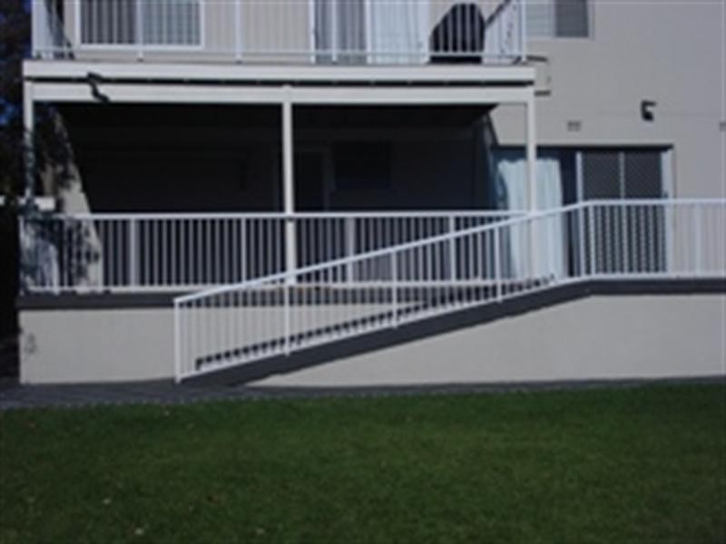 5 Laycock Street, Carey Bay NSW 2283