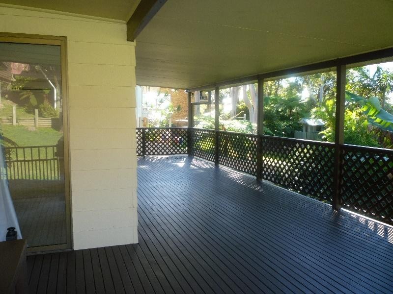 9 Sunlight Parade, Fishing Point NSW 2283