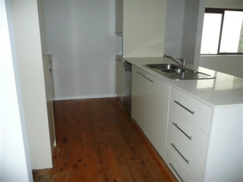 9 Sunlight Parade, Fishing Point NSW 2283