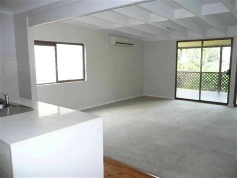 9 Sunlight Parade, Fishing Point NSW 2283