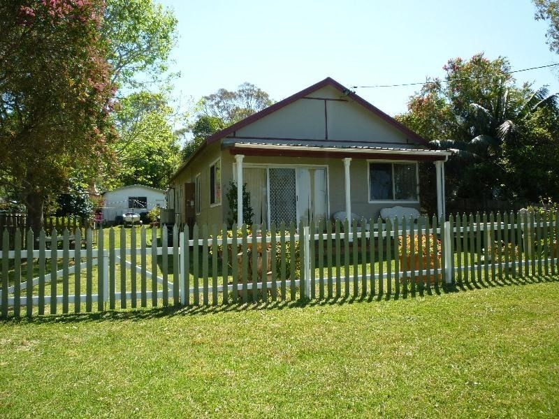 67 Bay Road, Bolton Point NSW 2283