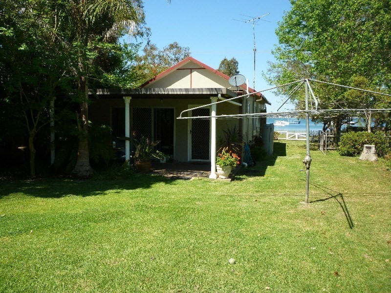 67 Bay Road, Bolton Point NSW 2283