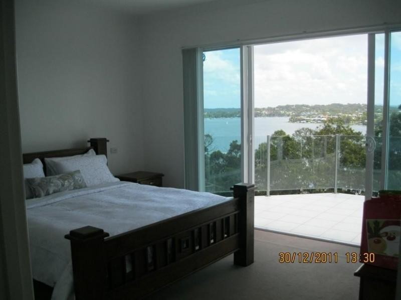 76 Sunlight Parade, Fishing Point NSW 2283