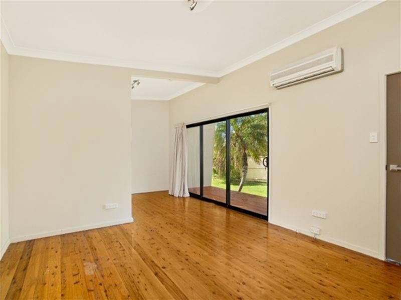 2 Maurie Avenue, Warners Bay NSW 2282