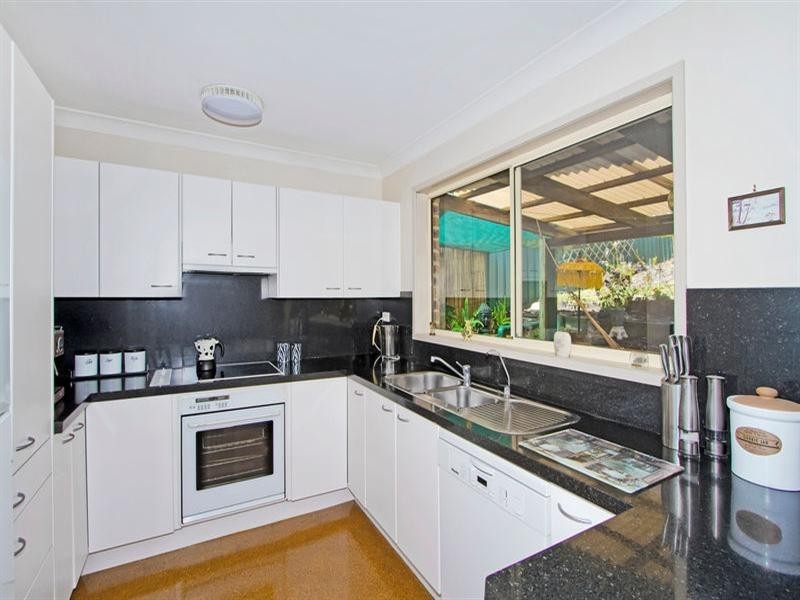 8 Summer Close, Toronto NSW 2283