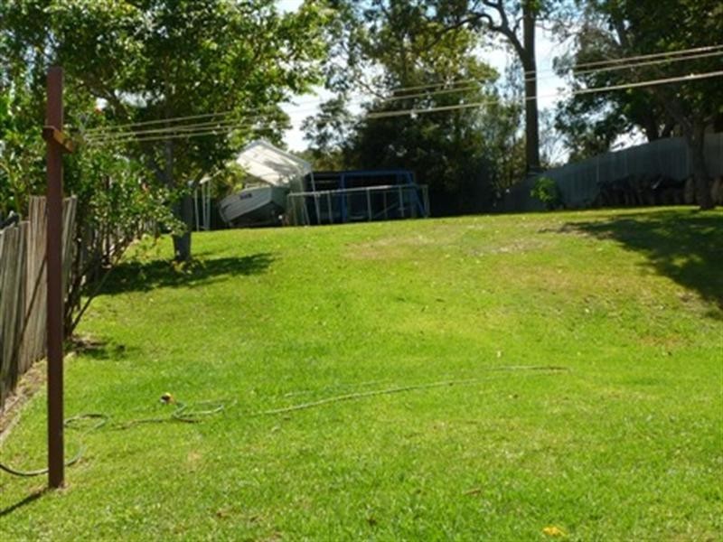 61 Middle Point Road, Bolton Point NSW 2283