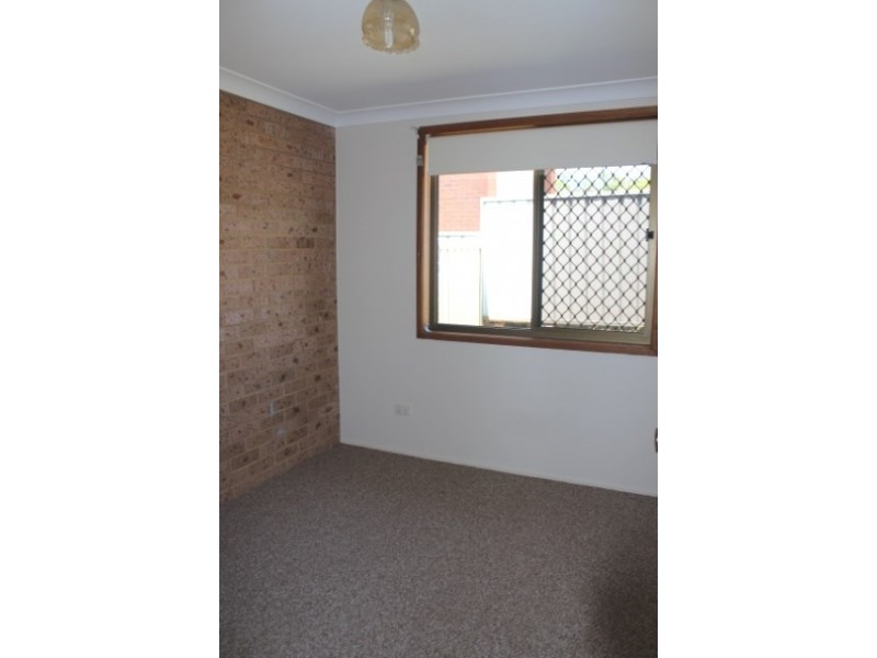 2/2a Cook Street, Toronto NSW 2283