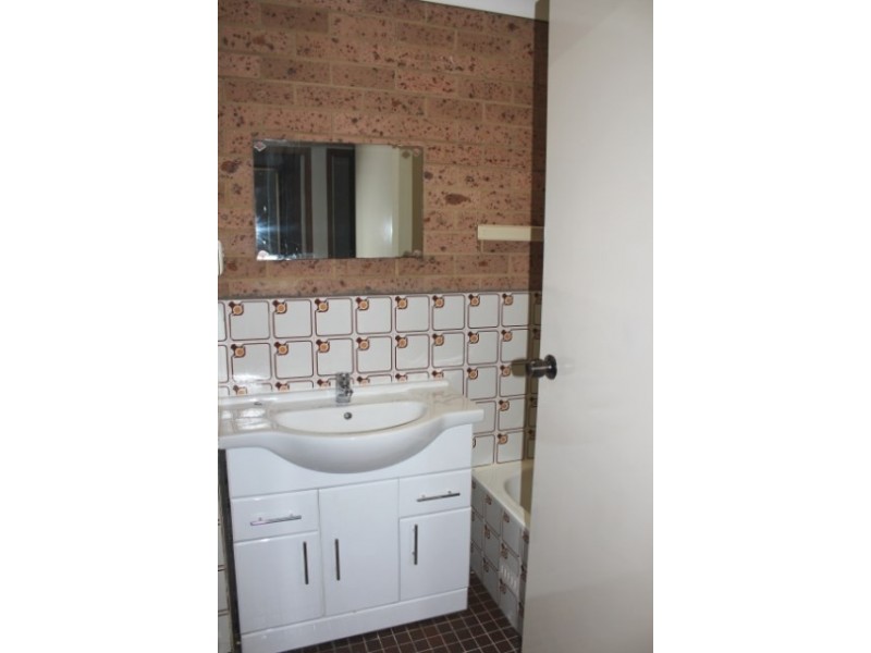 2/2a Cook Street, Toronto NSW 2283