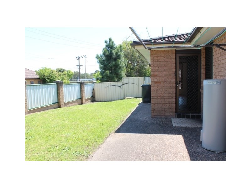 2/2a Cook Street, Toronto NSW 2283