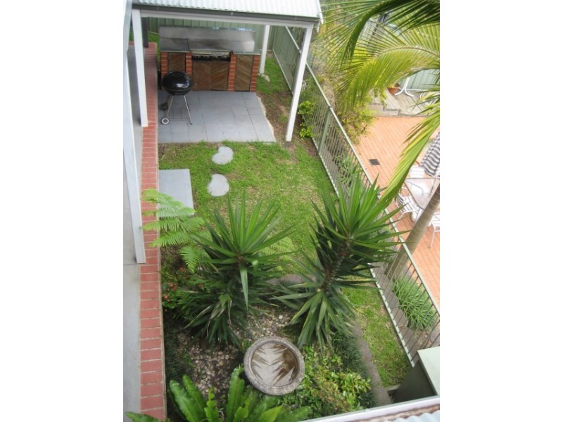 34 Middle Point Road, Bolton Point NSW 2283