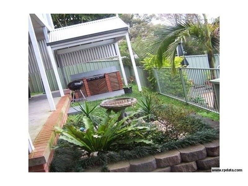 34 Middle Point Road, Bolton Point NSW 2283