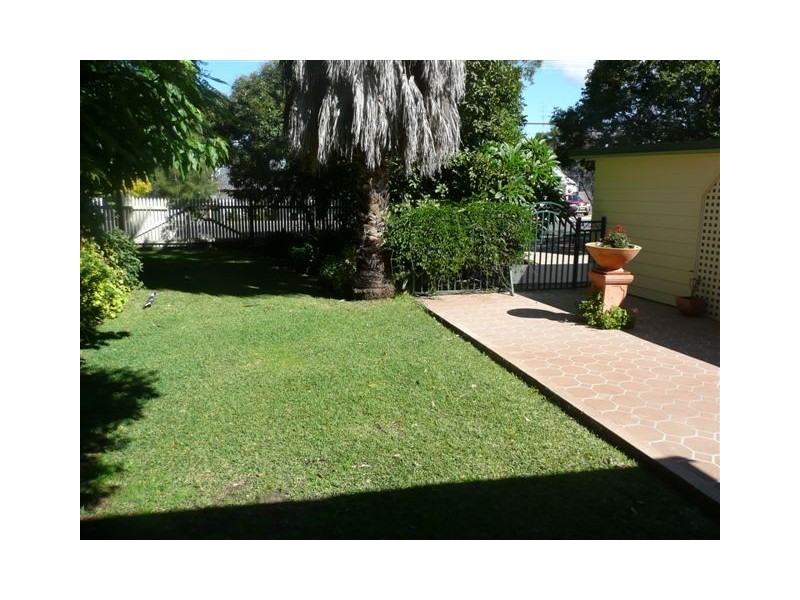 9 Macquarie Road, Fennell Bay NSW 2283