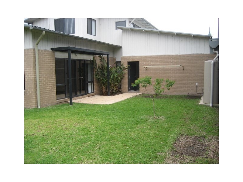 5 Kestrel Circuit, Shortland NSW 2307