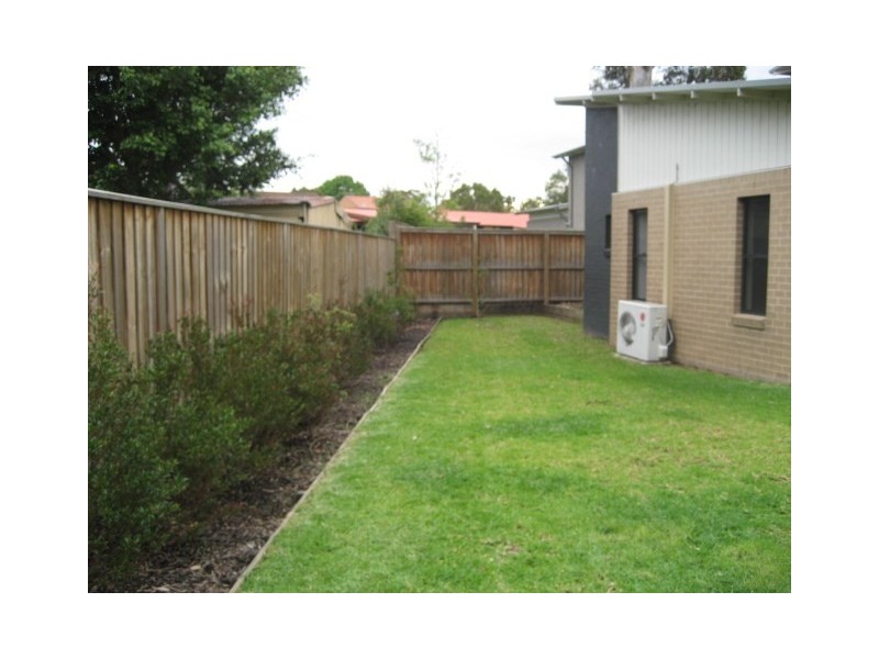 5 Kestrel Circuit, Shortland NSW 2307