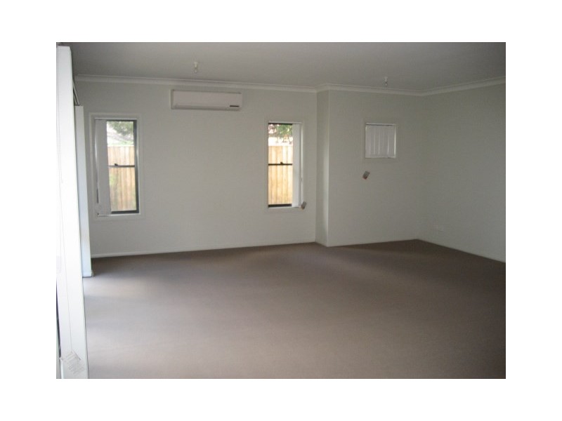 5 Kestrel Circuit, Shortland NSW 2307