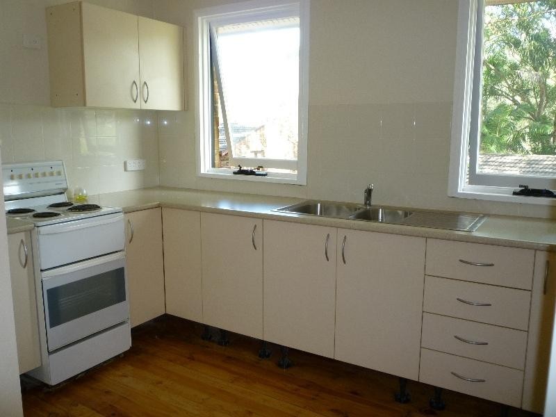 4 Quigley Road, Bolton Point NSW 2283