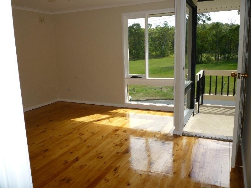 4 Quigley Road, Bolton Point NSW 2283