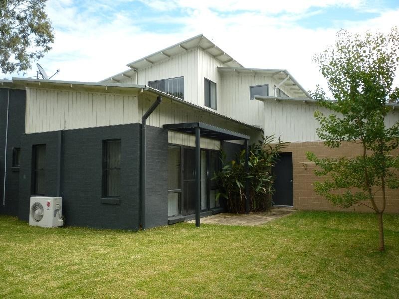 3 Kestral Circuit, Shortland NSW 2307