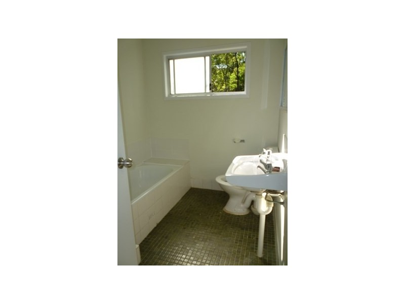 18 Bulkirra Place, Bolton Point NSW 2283