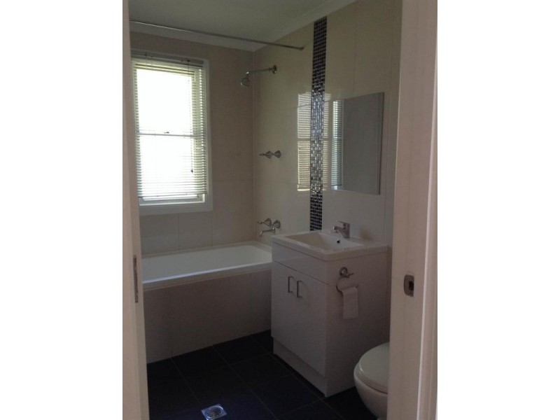 8 Quigley Road, Bolton Point NSW 2283