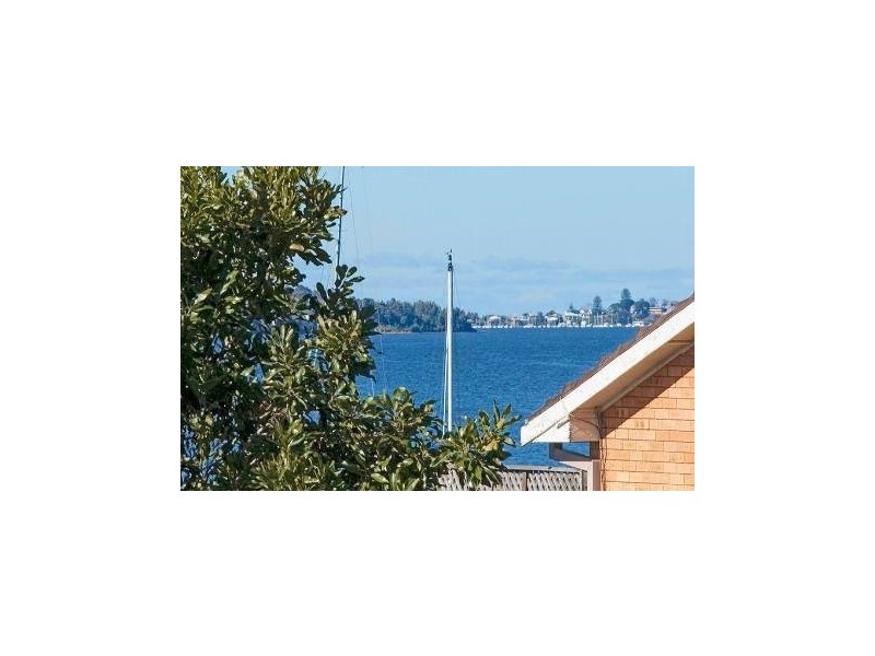 7 Moore Street, Toronto NSW 2283