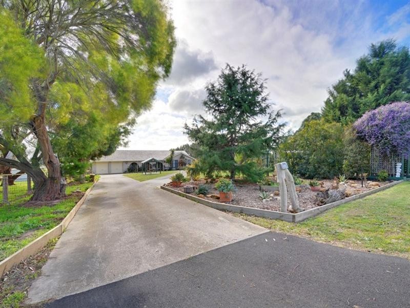 16 Wright Court, Rosedale VIC 3847