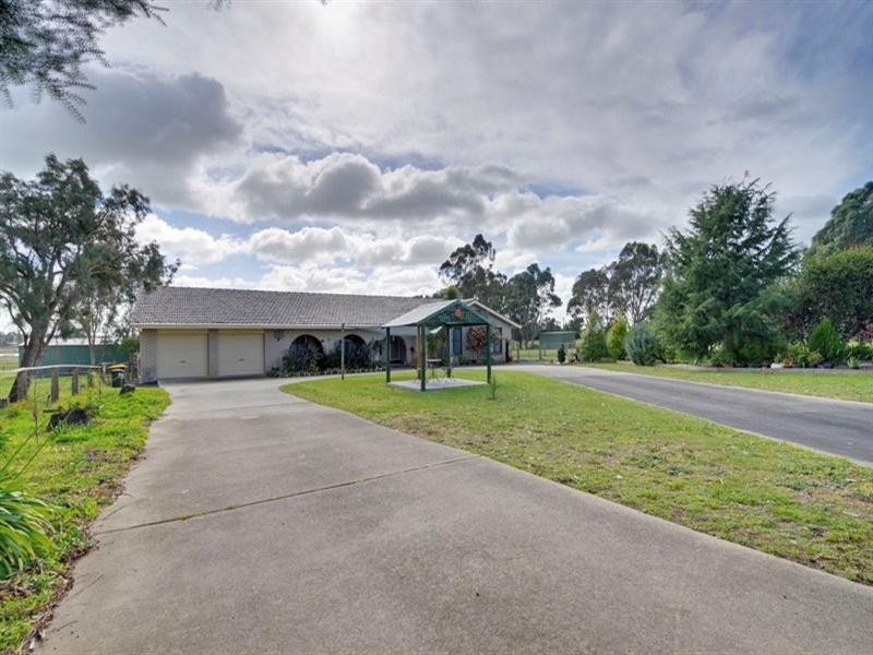 16 Wright Court, Rosedale VIC 3847