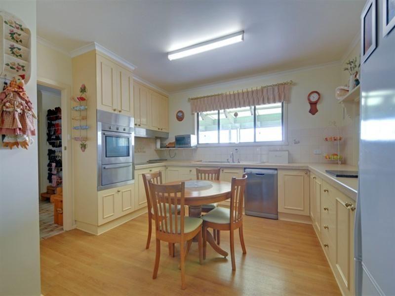 16 Wright Court, Rosedale VIC 3847