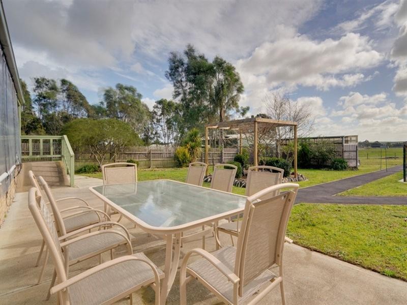 16 Wright Court, Rosedale VIC 3847