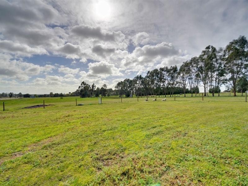 16 Wright Court, Rosedale VIC 3847