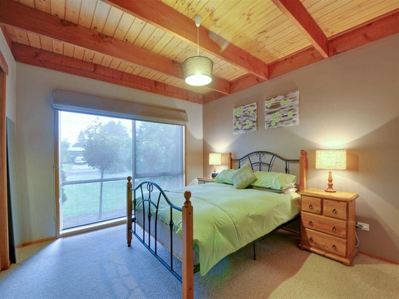 8 Ayres Court, Rosedale VIC 3847