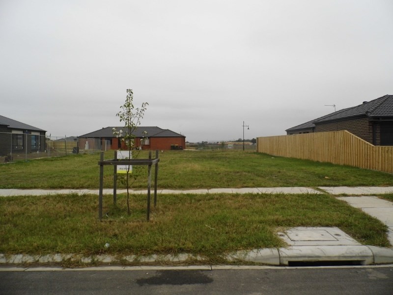 68 Hammersmith Circuit, Traralgon VIC 3844