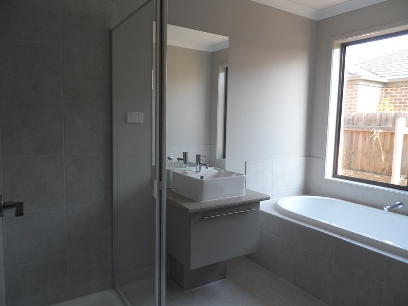 4 GODRIDGE Road, Morwell VIC 3840