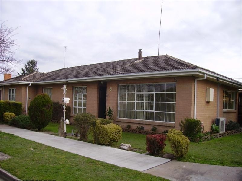 21 SAUNDERS Crescent, Traralgon VIC 3844